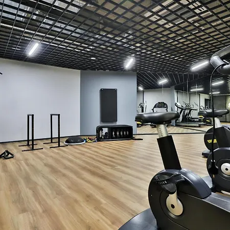 In With Free Access To The Gym And Parking By Renters